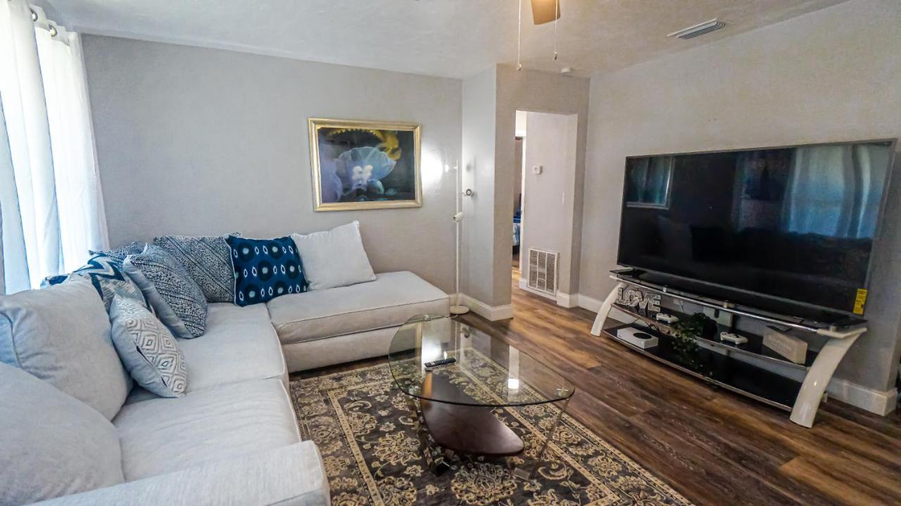 Elegant Cozy Oasis On A Traffic Free Street Villa Clearwater Eksteriør bilde